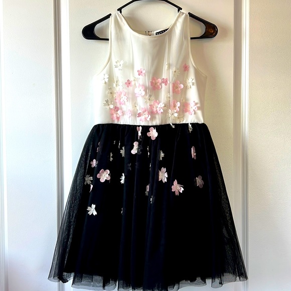 Hannah Banana 3D pink flowers formal dress size 14 black white wedding party - Picture 3 of 7